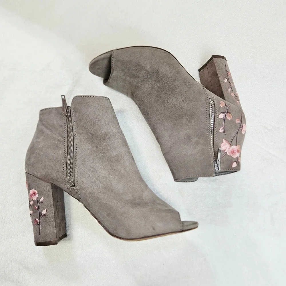 Candie's Taupe Floral Embroidered Peep Toe Ankle Boots 7.5 Boho Cottagecore
